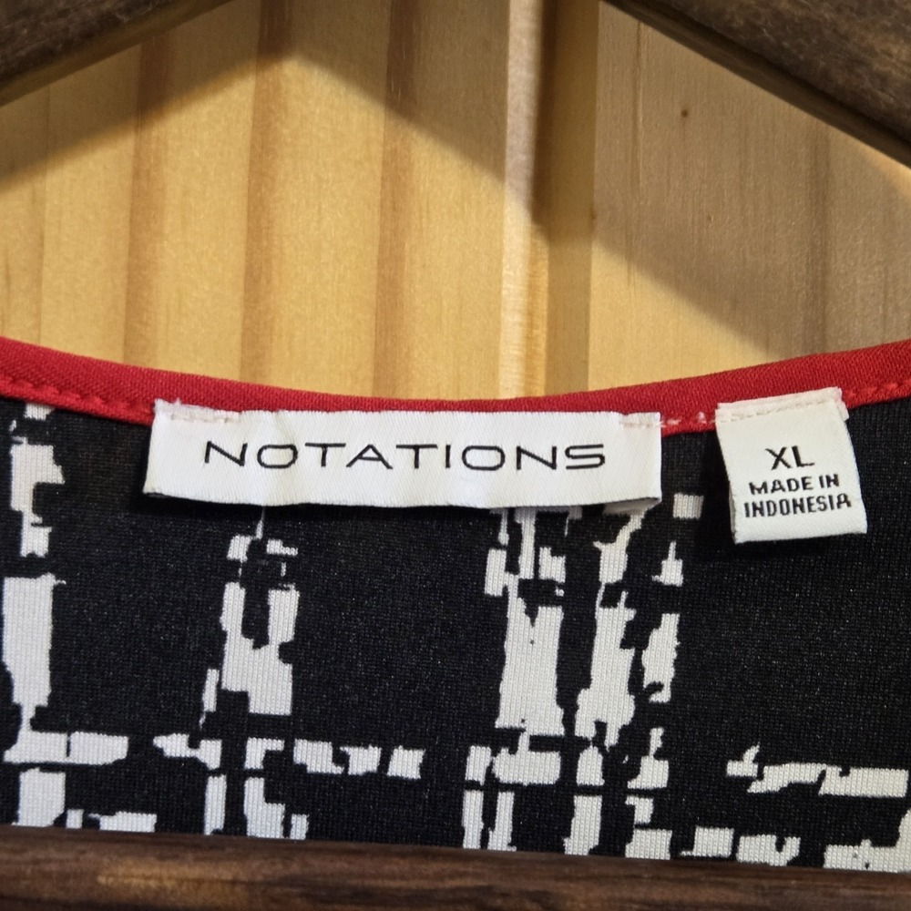 Notations Women's Blouse Size XL Red Black White Long Sleeve 3 Button Front - Picture 2 of 3